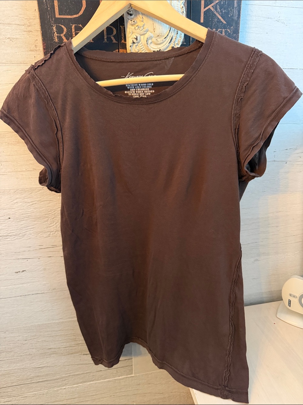 Kenneth Cole Vintage Brown Short Sleeve Crewneck Tee 100% Cotton Raw Hem